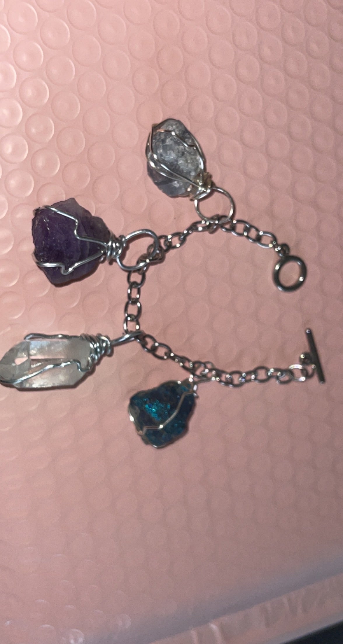 Pulsera con dijes de cristal de plata